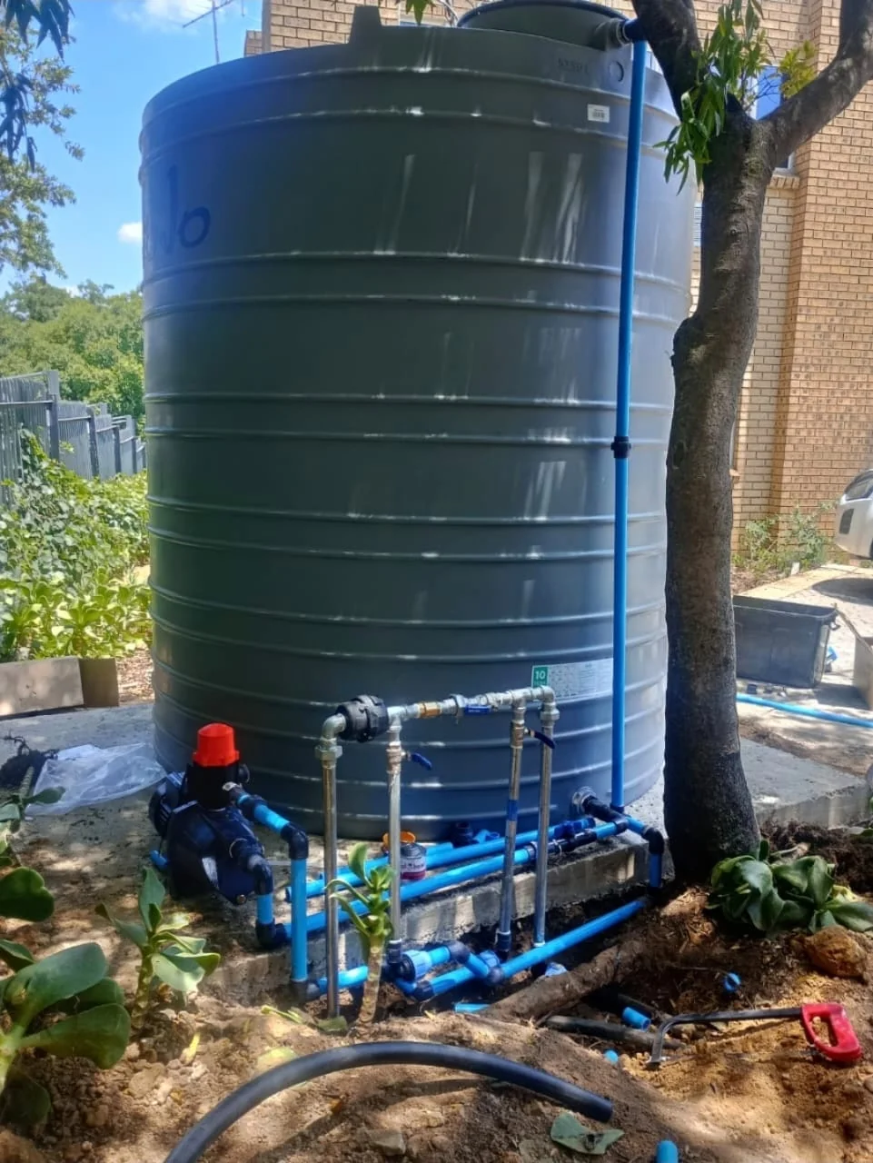 Clean water filtration system with transparent piping and filters